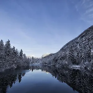 Hostel Yoho - International Youth, Solnohrad